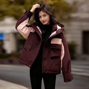苏醒的乐园休闲连帽撞色短款羽绒服2025年冬季新款厚外套上衣女装