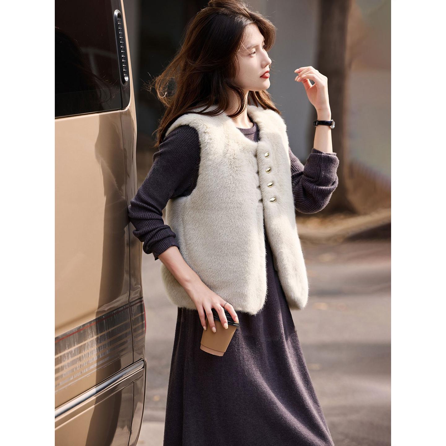 苏醒的乐园纯色温柔无袖仿皮草马甲2025年冬季新款外套上衣女装,女装/女士精品,马夹,淘宝优惠券,粉丝福利购,淘宝优惠卷