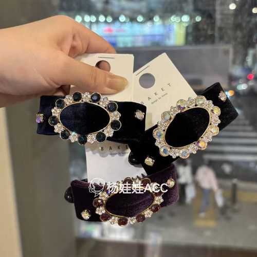 5111308韩国东大门Baket新款高级感轻奢锆石满钻甜美香蕉夹发夹