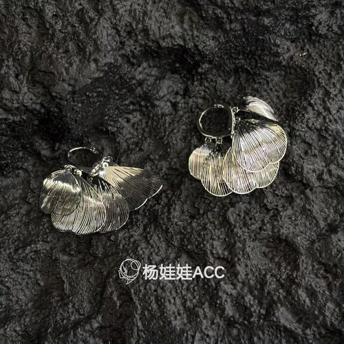 6101404韩国东大门Trois de LEI 新款高级感优雅叶子银针耳环