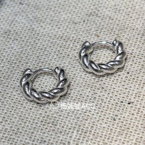 5101212韩国东大门momo通体纯银新款高级感精致麻花耳环