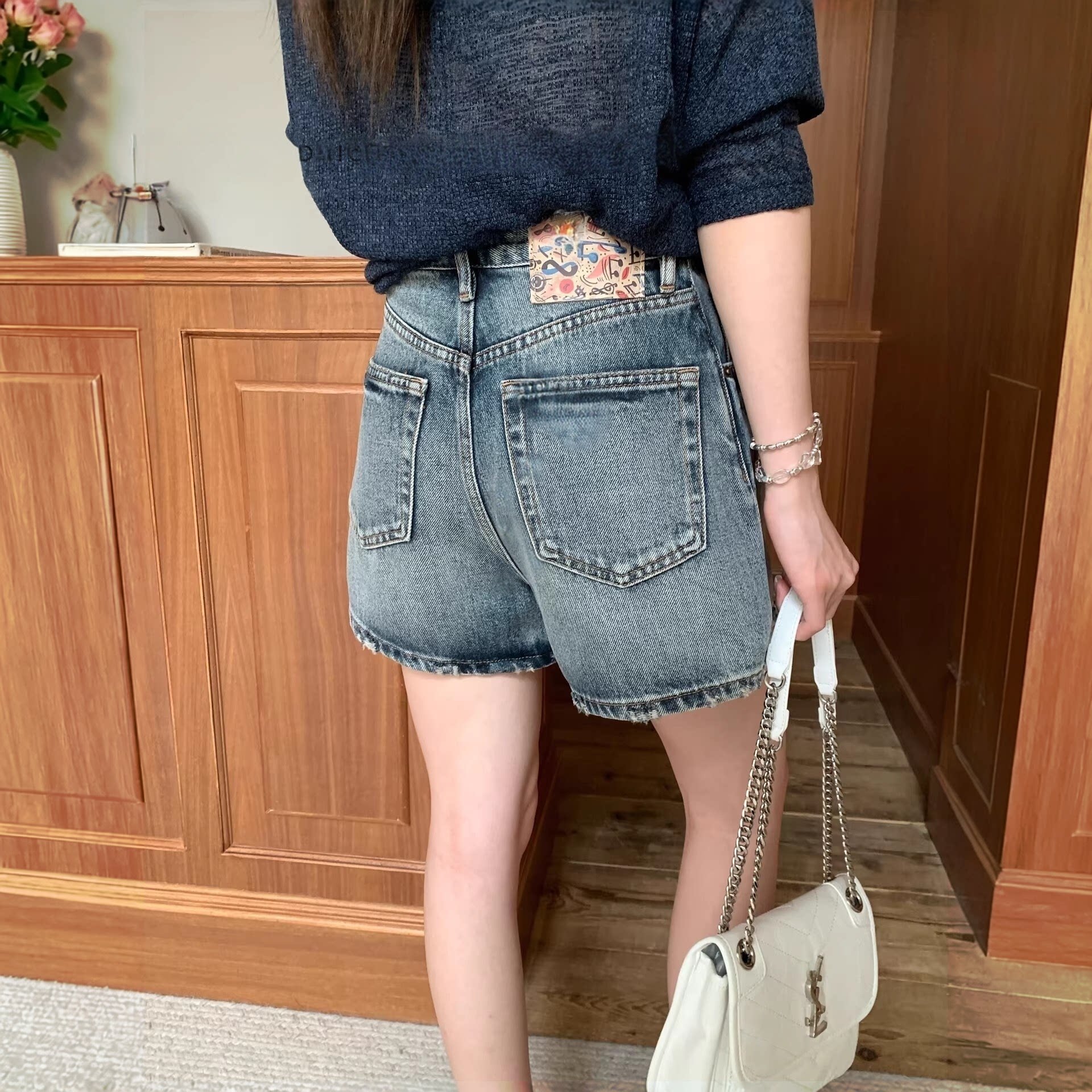 代嘉儿1903牛仔短裤女2026夏款阔腿裤黑灰色显瘦高腰无弹A字热裤