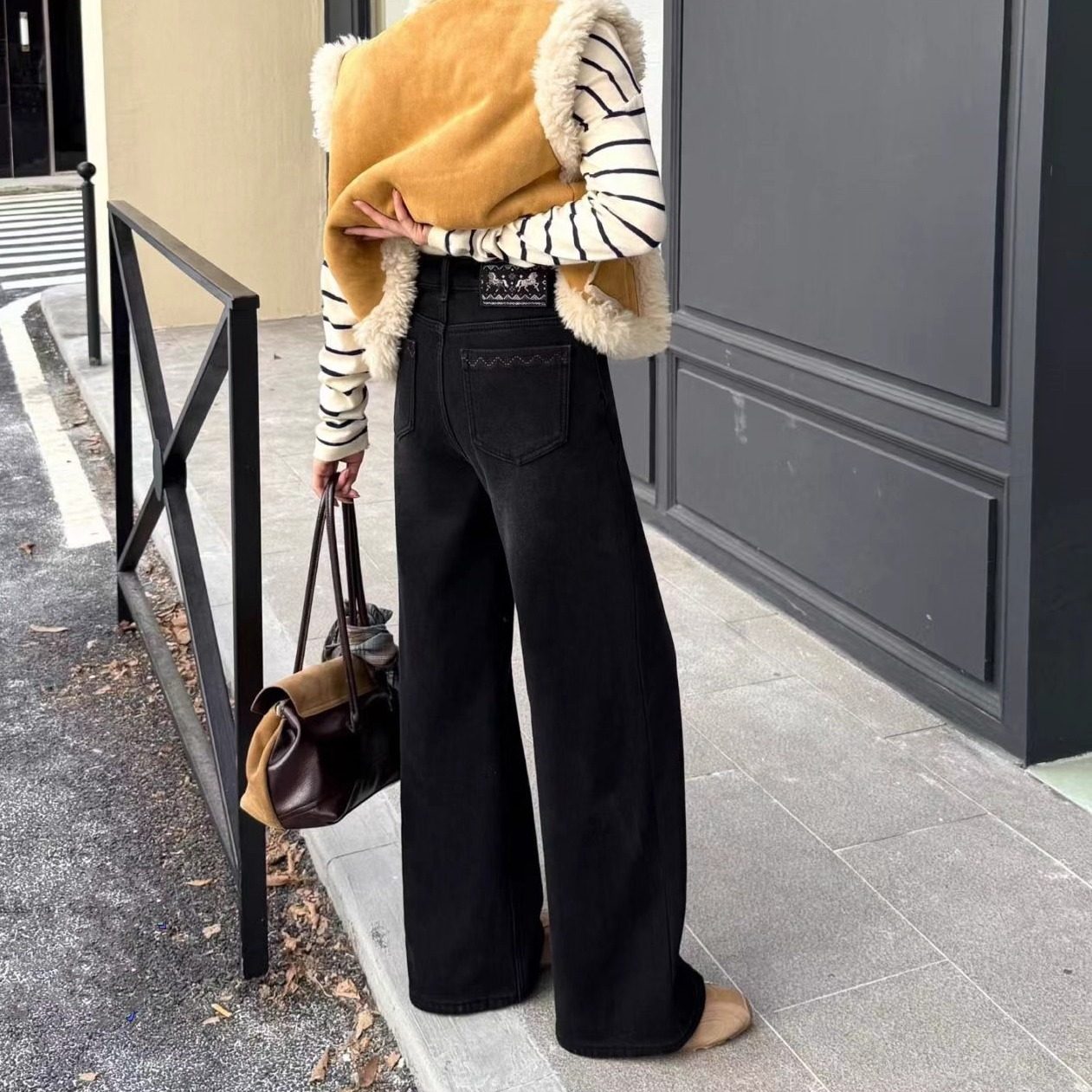 爆犀牛复合厚绒直筒裤女2025冬藏肉梨形身材显瘦阔腿牛仔裤25802