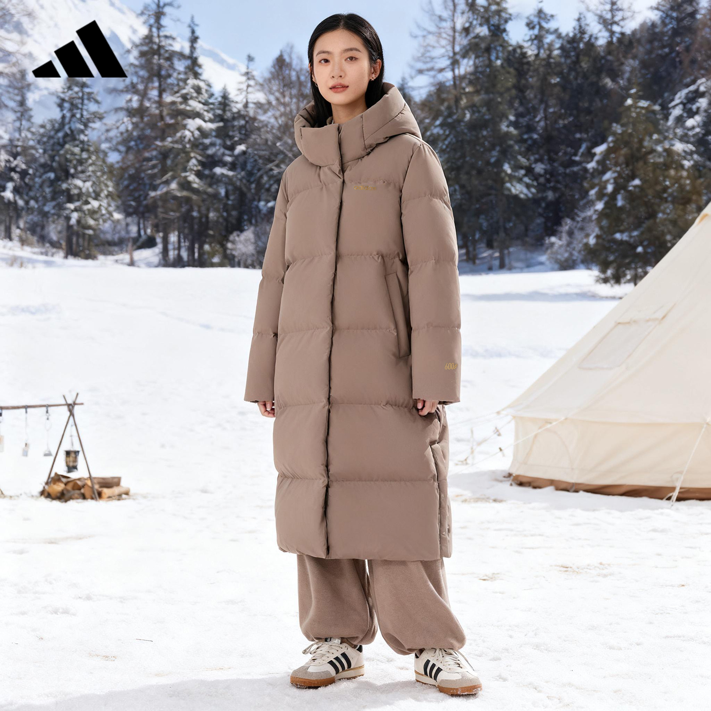 阿迪达斯长款羽绒服女款