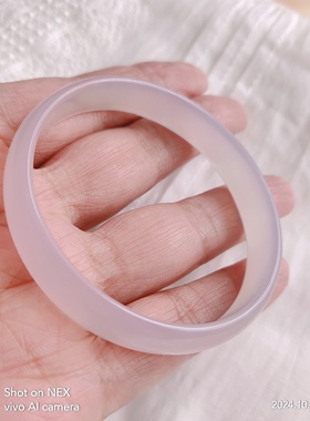 瘦女生佩戴云海石手镯纯净感纯洁高档手镯女内径54MM