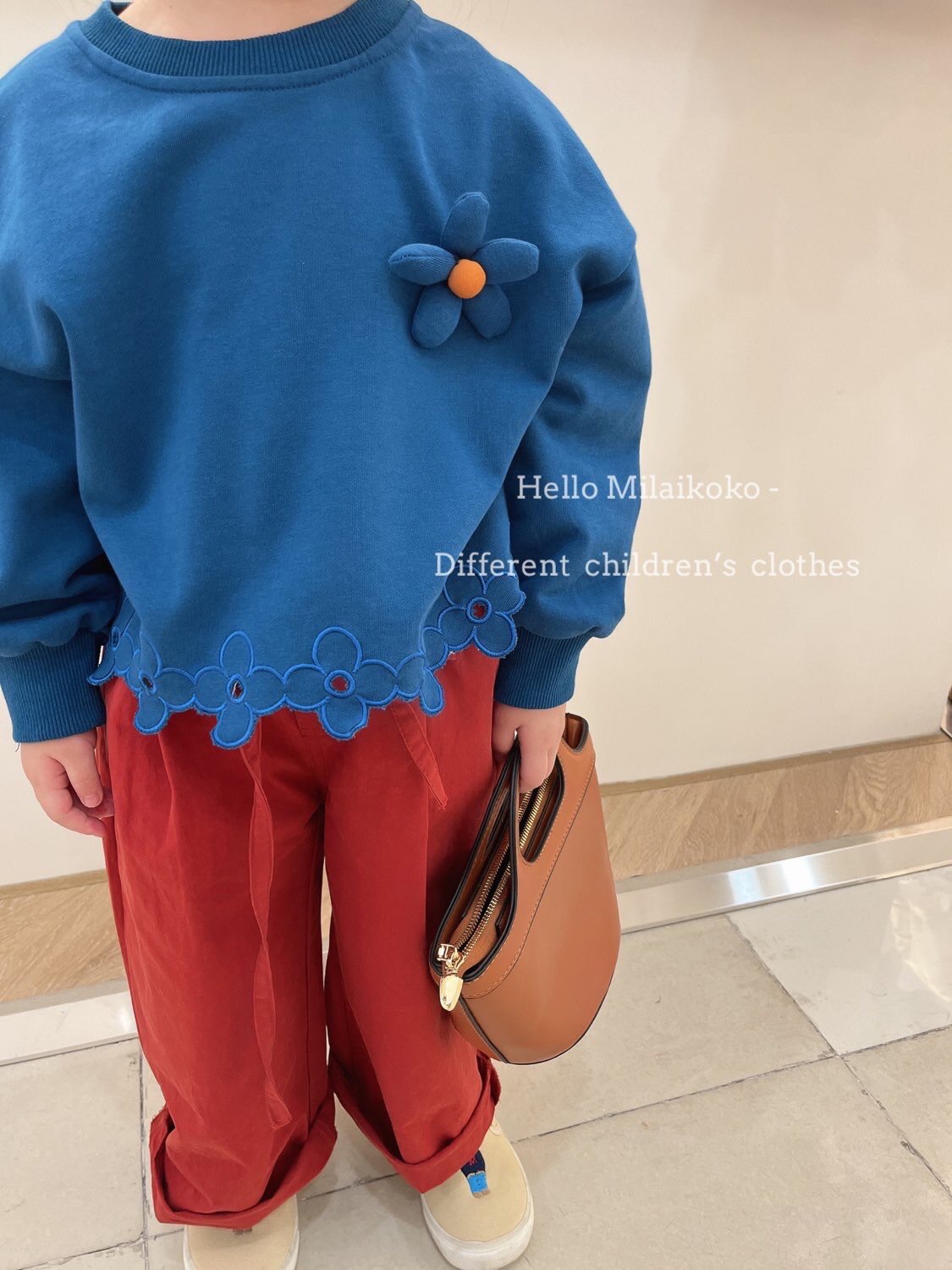 反季清仓 米莱童装milaikoko春秋女童卫衣薄款圆领胸针小花毛圈