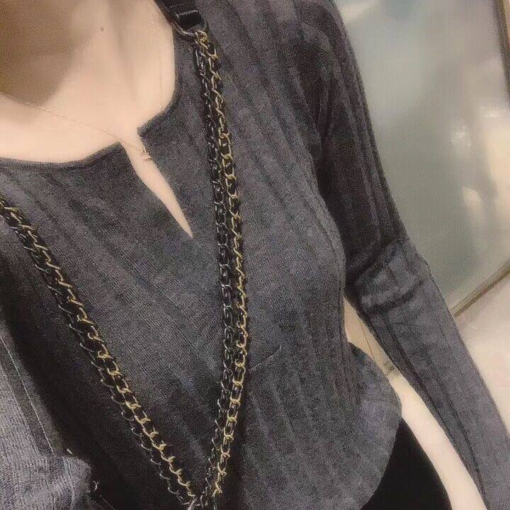 赵四小姐薄针织衫性感V领打底衫女春秋长袖百搭修身内搭心机上衣