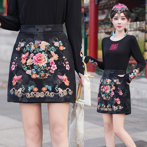 2026春新款国风重工刺绣花松紧腰裙裤女装短裤裙潮流