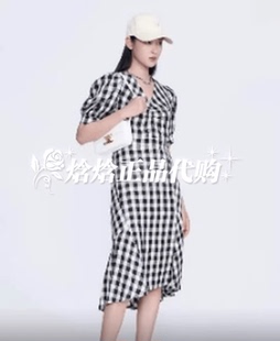 曼娅奴2023年春装新款专柜格子短袖修身V领女连衣裙MN12DB021