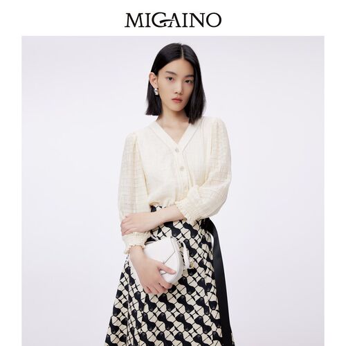 Migaino曼娅奴精选莱赛尔衬衫2024春季新款法式V领衬衣MO12AC047