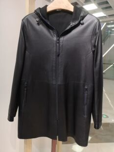 依文诺丁山新款折扣男士商务时尚连帽中长款黑色皮衣吊牌价9800元
