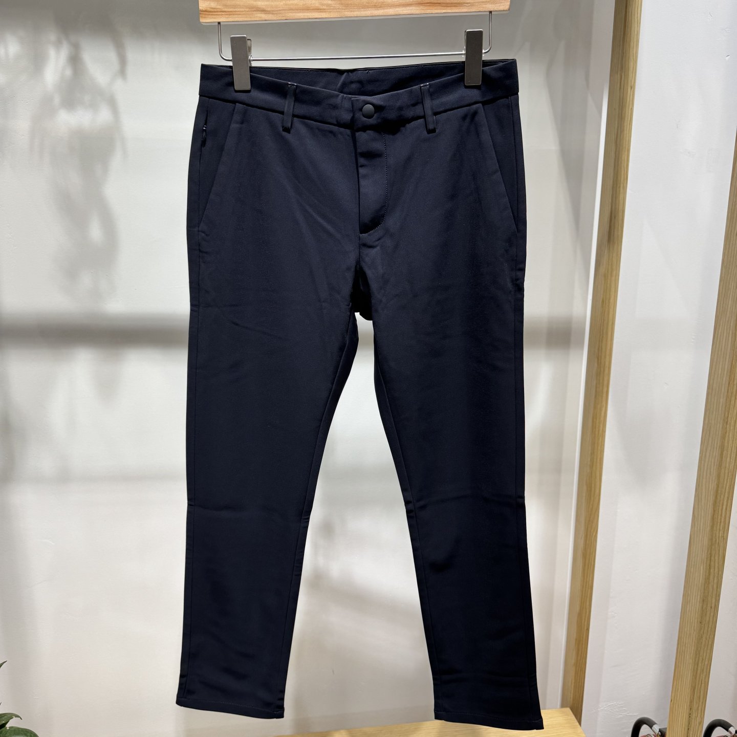 依文诺丁山新款折扣男士商务锦纶免烫秋冬深蓝色九分休闲裤1680元