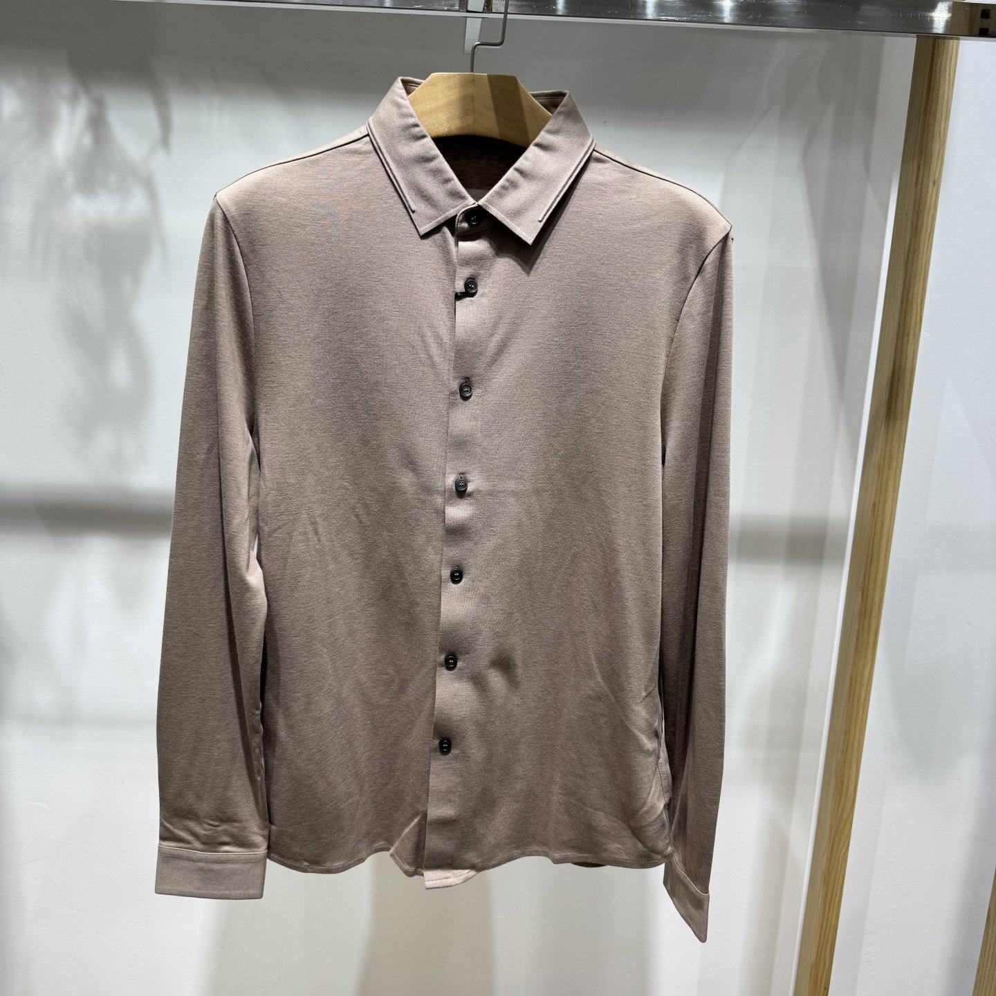 依文诺丁山男士商务特价莫代尔绵羊毛春秋冬款卡其色黑色开衫衬衫