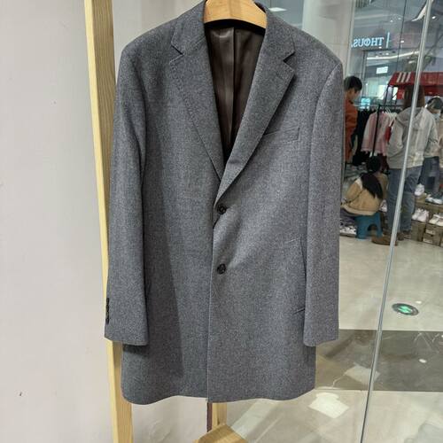 依文男士高端绵羊毛山羊绒桑蚕丝西服装领中灰色毛呢大衣3680元