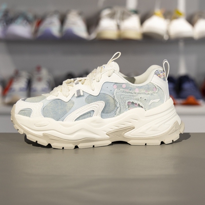 李宁防滑耐磨女子系带休闲鞋