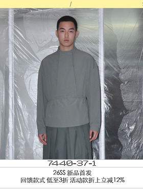 7440 37 1 SS25 双色按扣领套头收腰衬衣