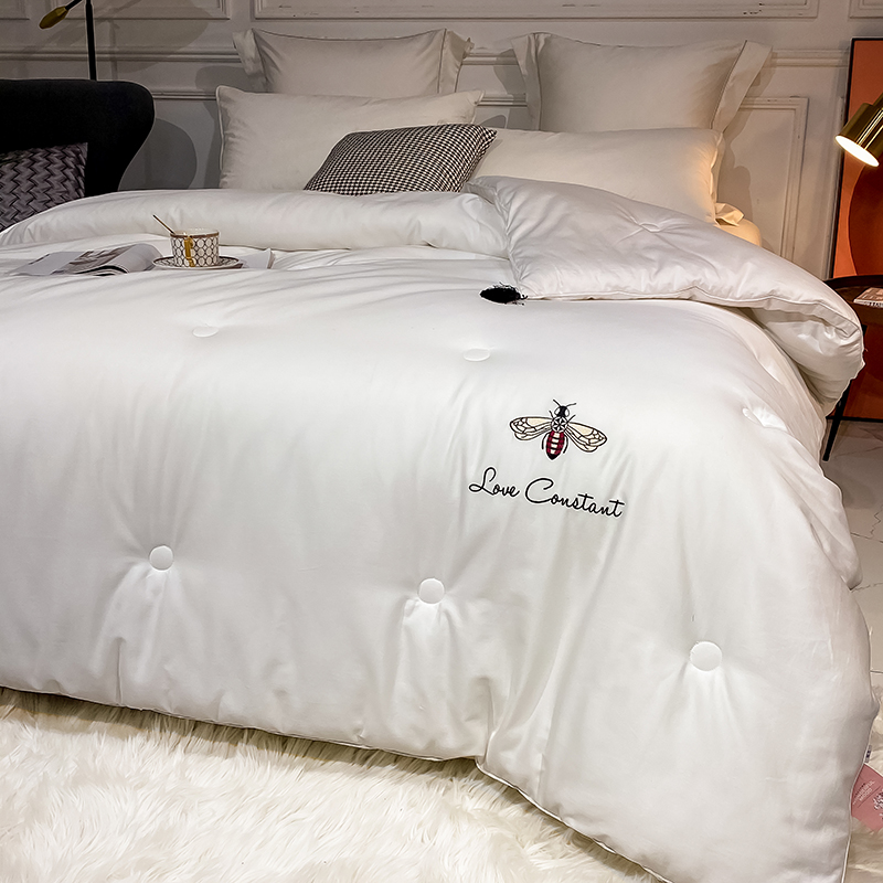 伊伊爱BZ0HJC2100366蜜蜂被子150*200cm总重3斤 白色