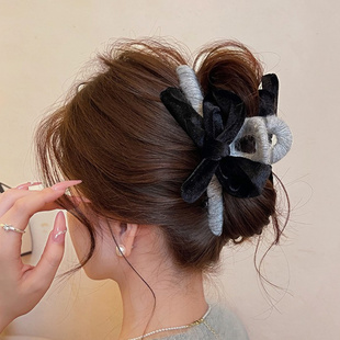 静谧蓝~头发抓夹女丝绒蝴蝶结鲨鱼夹大号盘发夹秋冬发饰2025新款