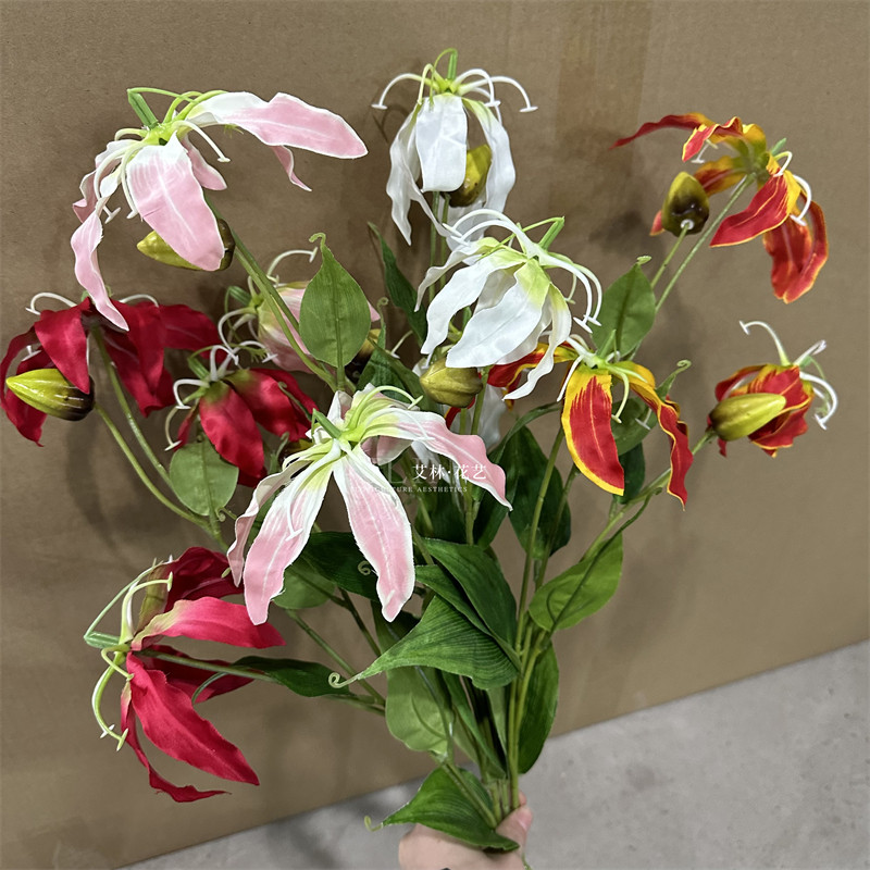 仿真百合火焰百合嘉兰百合仿真花餐桌装饰家居欧式假花花艺茶几
