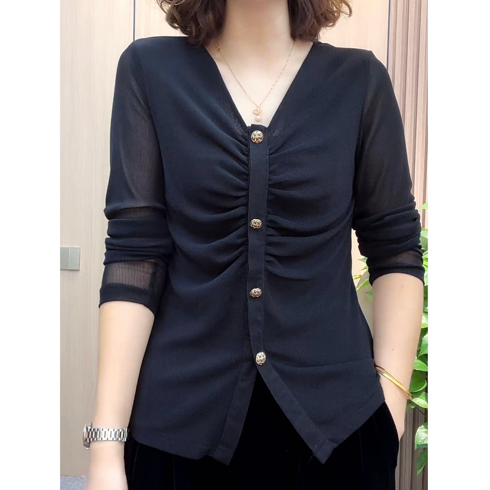 春秋新款妈妈装V领网纱纯色时尚洋气显瘦气质百搭长袖打底小衫女