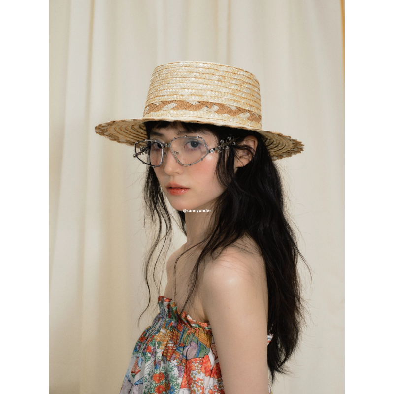 设计款高级感2025夏季新款麦秆草平顶草帽女韩版日系度假遮阳帽子