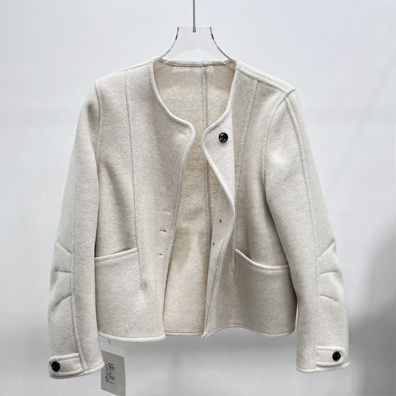 时尚双面羊毛呢短款大衣女冬2025年新款单排扣小个子长袖呢子外套