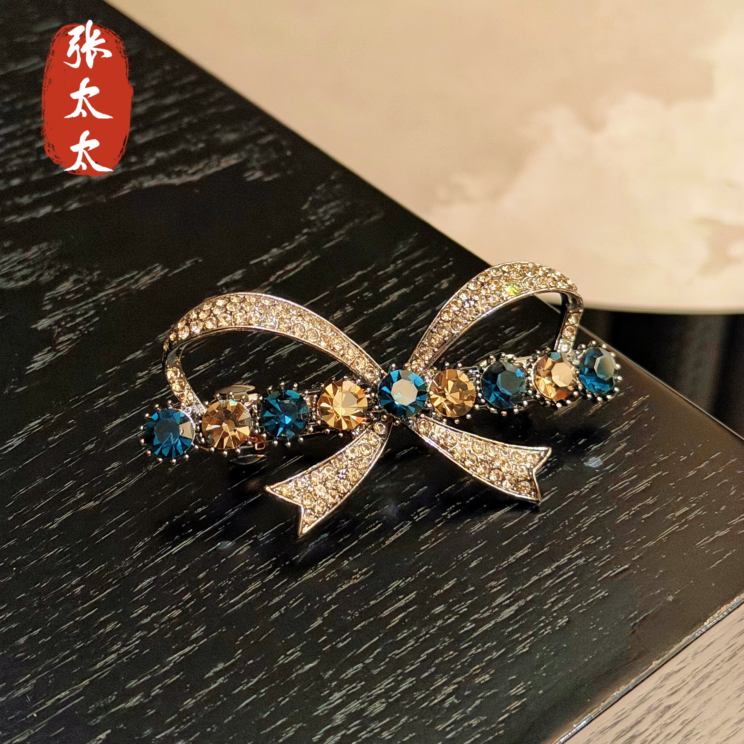 张太太2629大蝴蝶结发夹女合金镶钻水钻发饰新款蓝色渐变弹夹