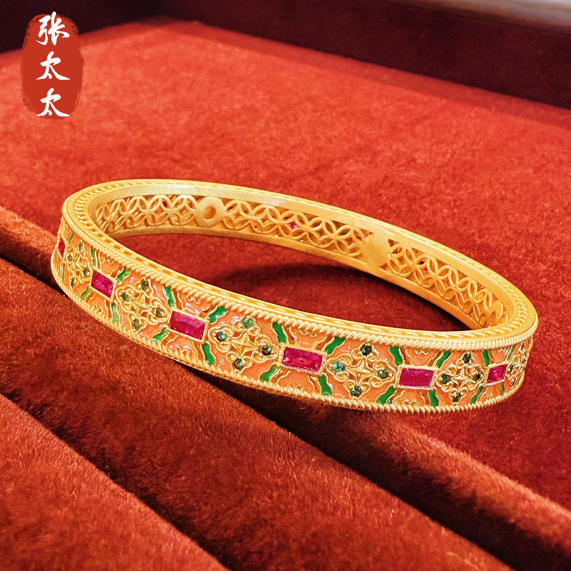 张太太编号23635尖晶石镶嵌手镯足银999圈口58克重约28克
