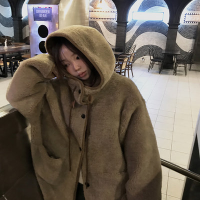 有货 韩国chic复古气质温暖皮毛一体连帽抽绳单排扣羊羔毛外套女