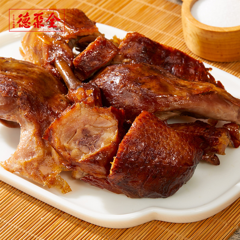 Quanjude old store roast duck Chinas time-honored brand Beijing specialty Vacuum-packed sauce duck stewed duck