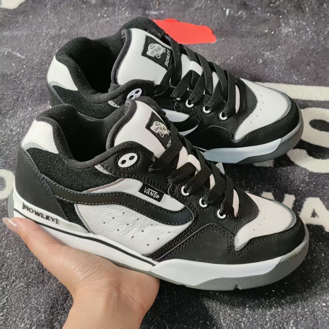 Vans Rowley黑白拼色中帮专业滑板鞋复古男女休闲板鞋VN000MYEBZW