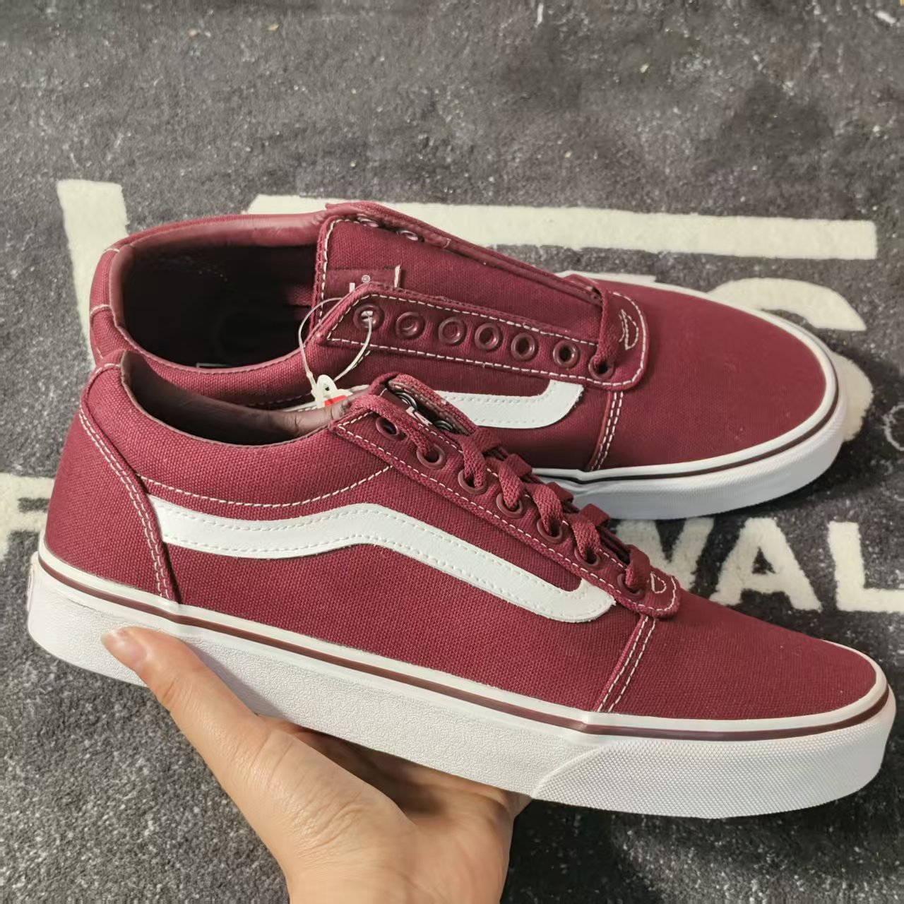断码特价Vans Old Skool酒红经典白条纹低帮帆布鞋VN0A38DM8J7
