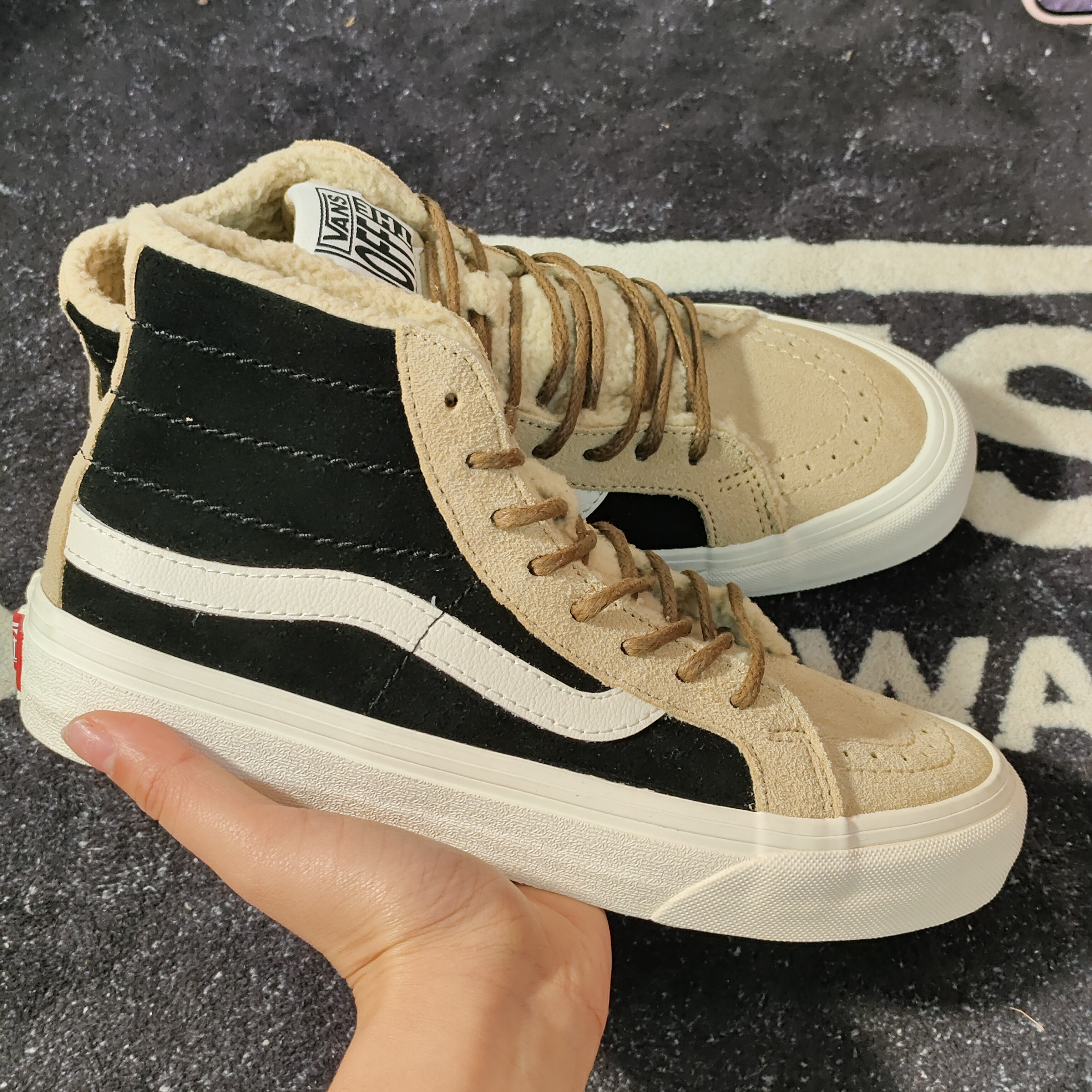 Vans SK8-HI黑棕拼色加绒高帮板鞋 VN0A4BX6Y3U