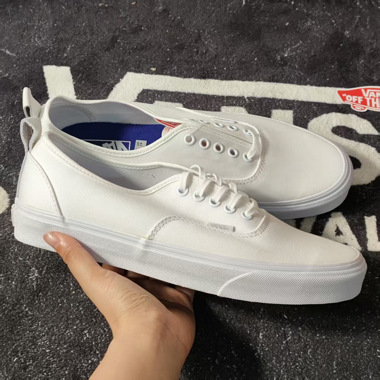 Vans Authentic全白后跟提环低帮帆布鞋情侣小白鞋VN0A38F1QLZ