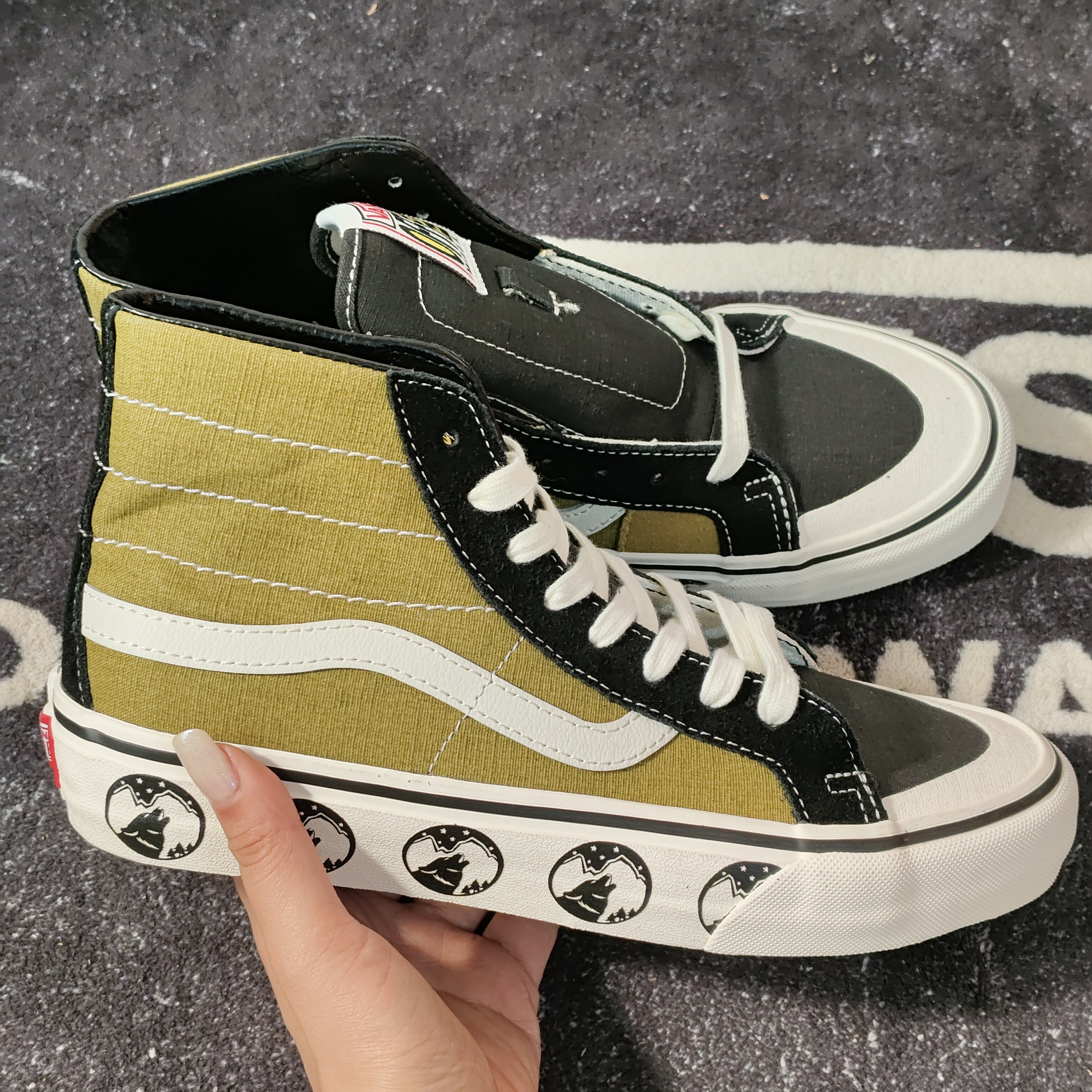 Vans Sk8-Hi黑橄榄绿狼头印花高帮休闲板鞋VN0A3MV1K0G