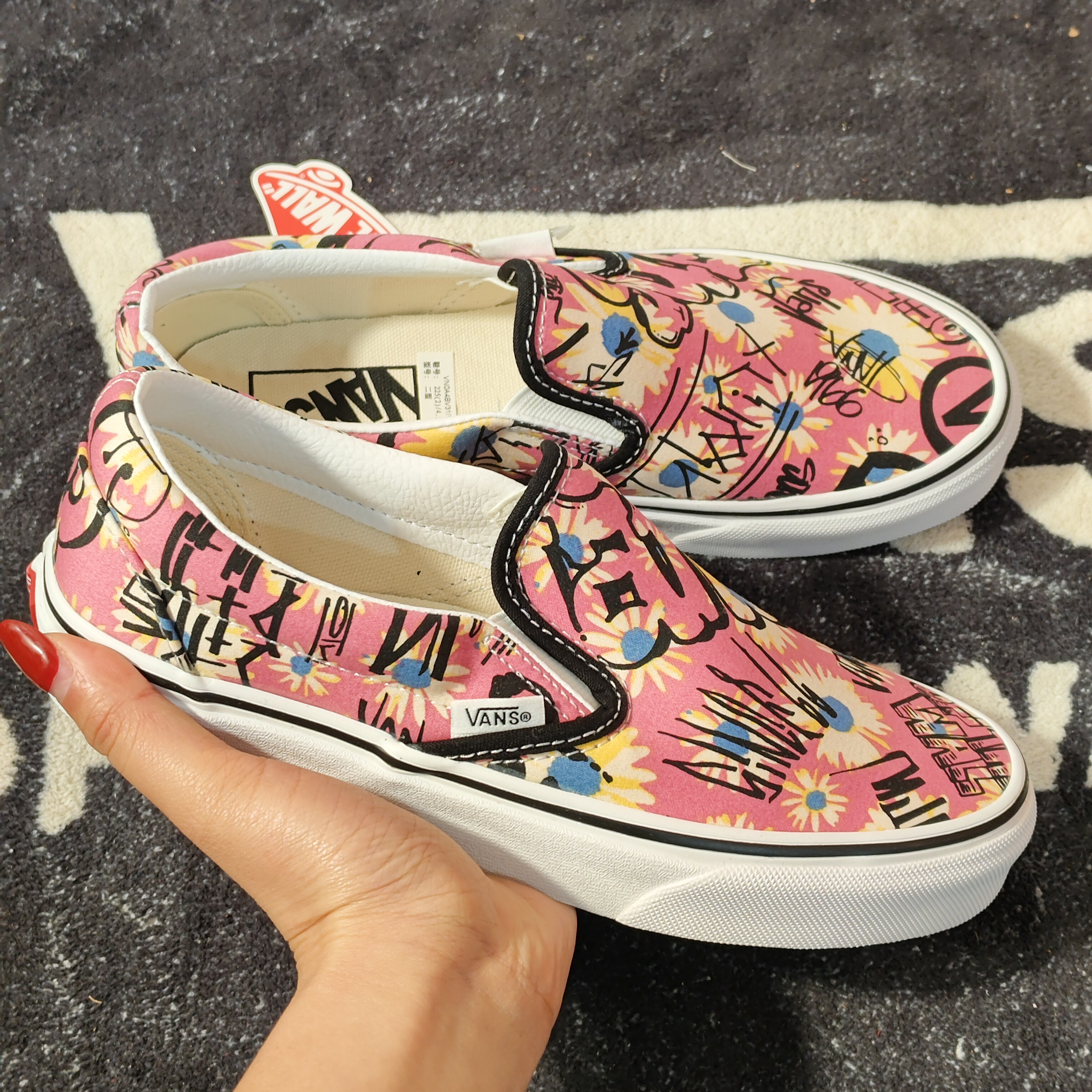 Vans Slip-On粉色涂鸦雏菊印花一脚蹬懒人鞋 VN0A4BV31IY