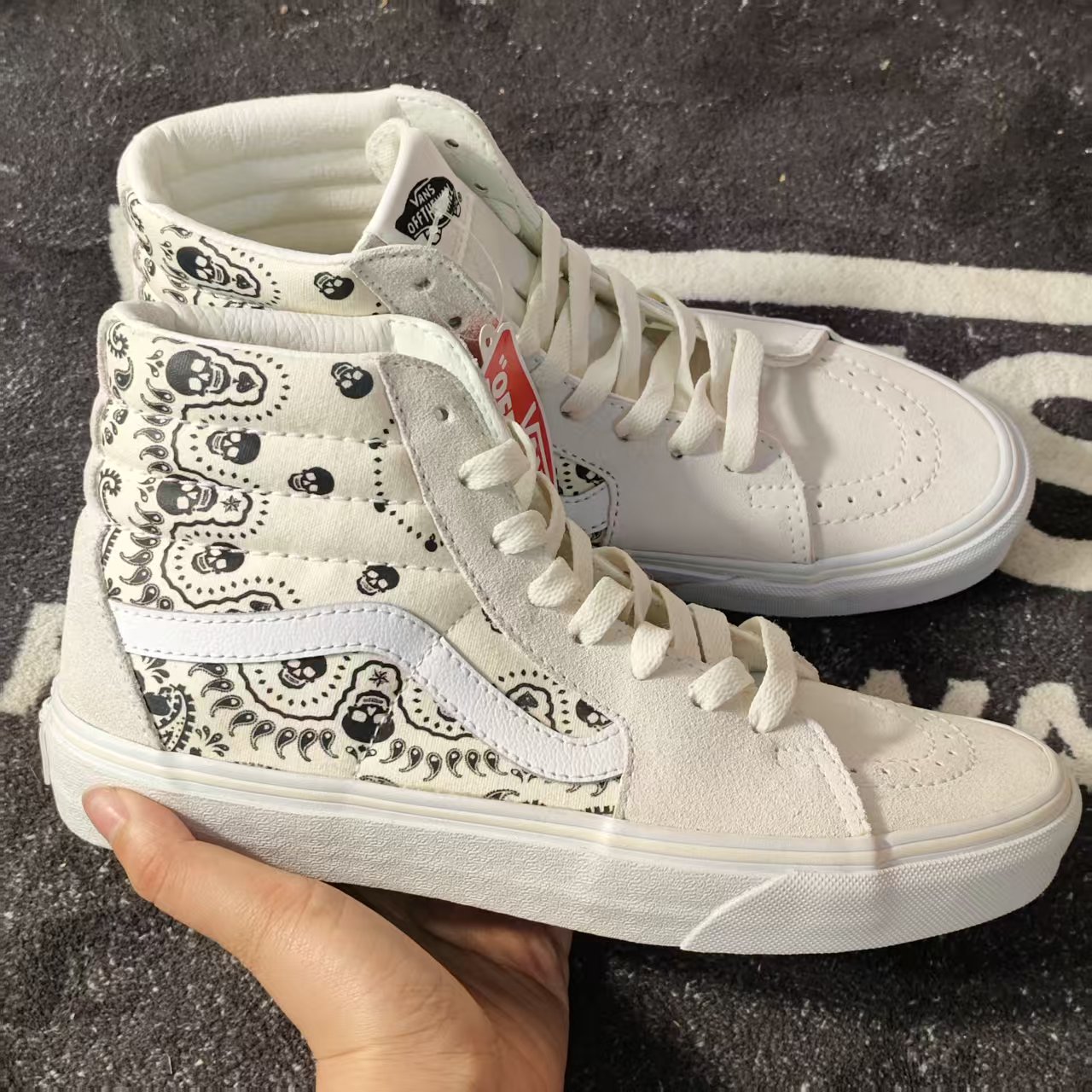 Vans Sk8-Hi米白腰果花骷髅印花高帮板鞋VN0A32QG42S