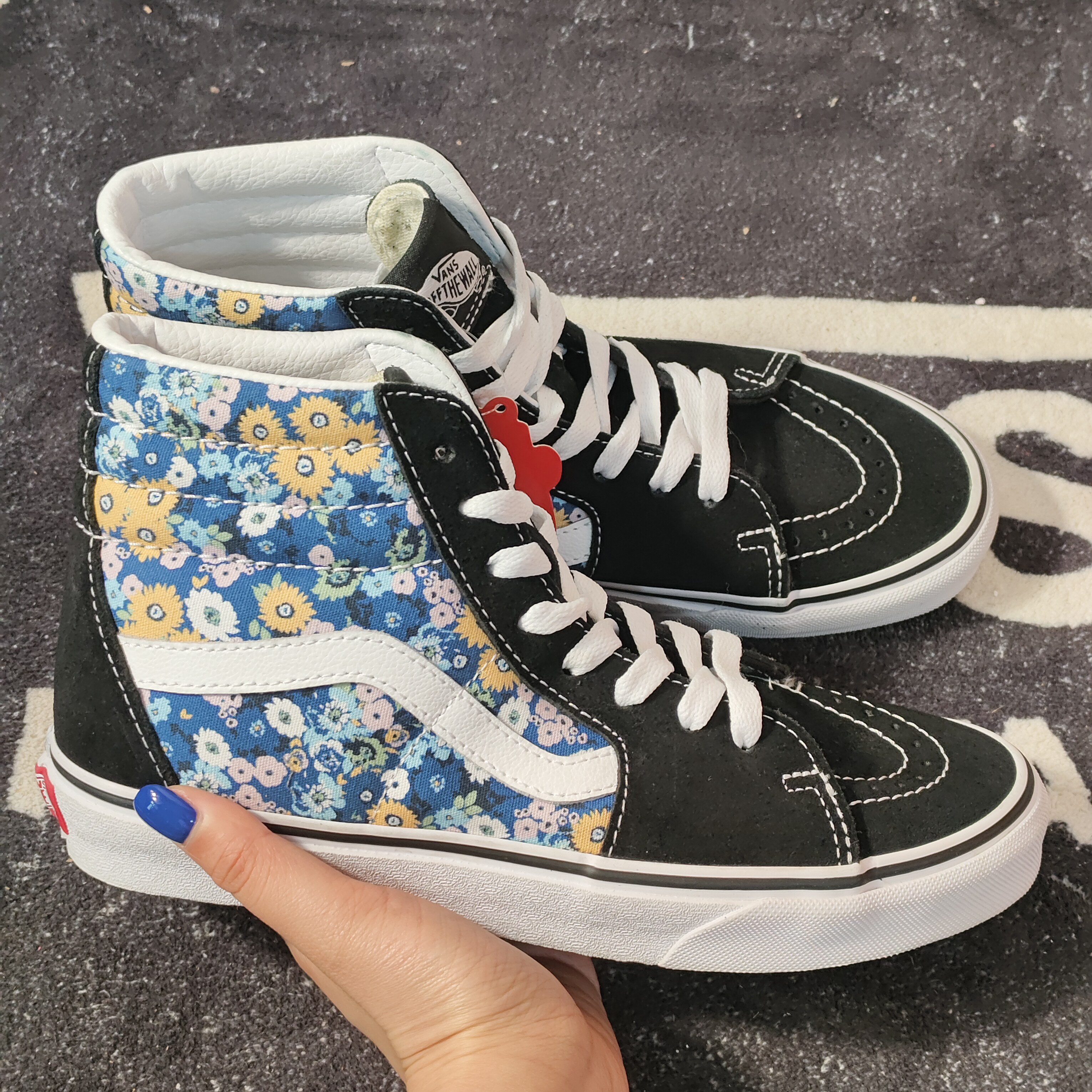 Vans Sk8-Hi 黑蓝花卉高帮复古板鞋男女同款VN0A5JMJFF1