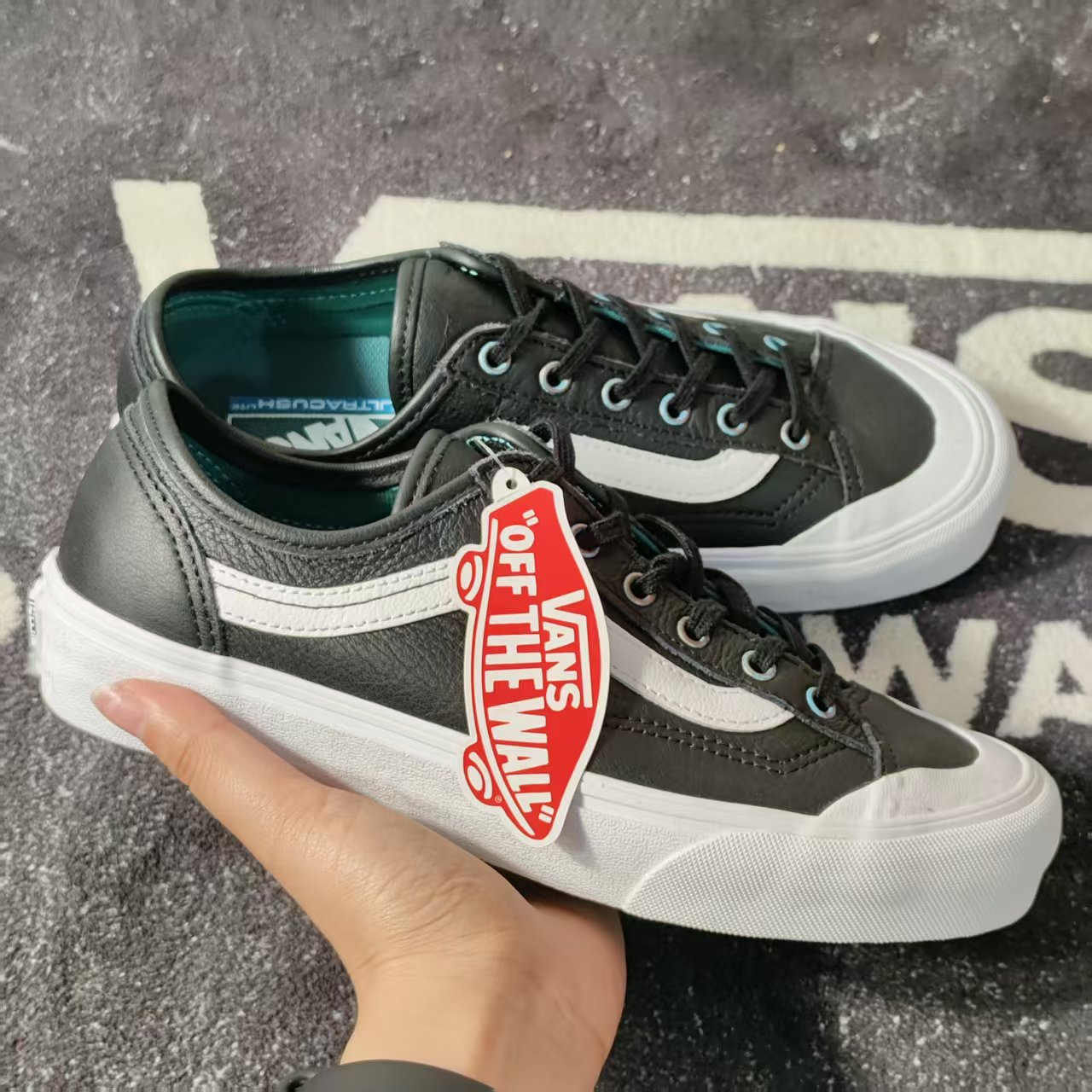 Vans Style36 SF黑皮白条纹复古低帮缓震男女休闲板鞋VN0A3MVLUBO