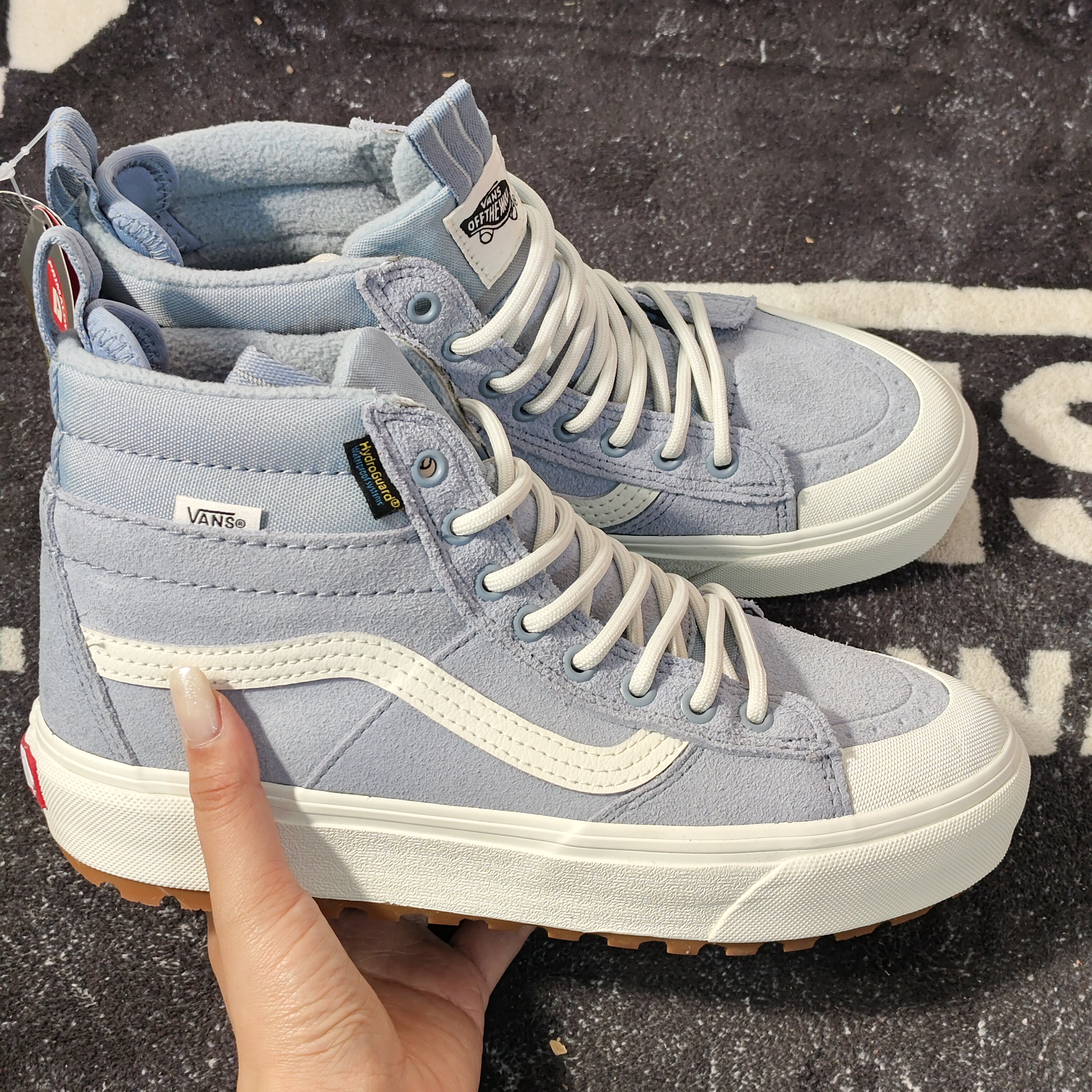 Vans SK8-Hi MTE冰蓝白加绒防水高帮户外鞋VN000CVTBD2