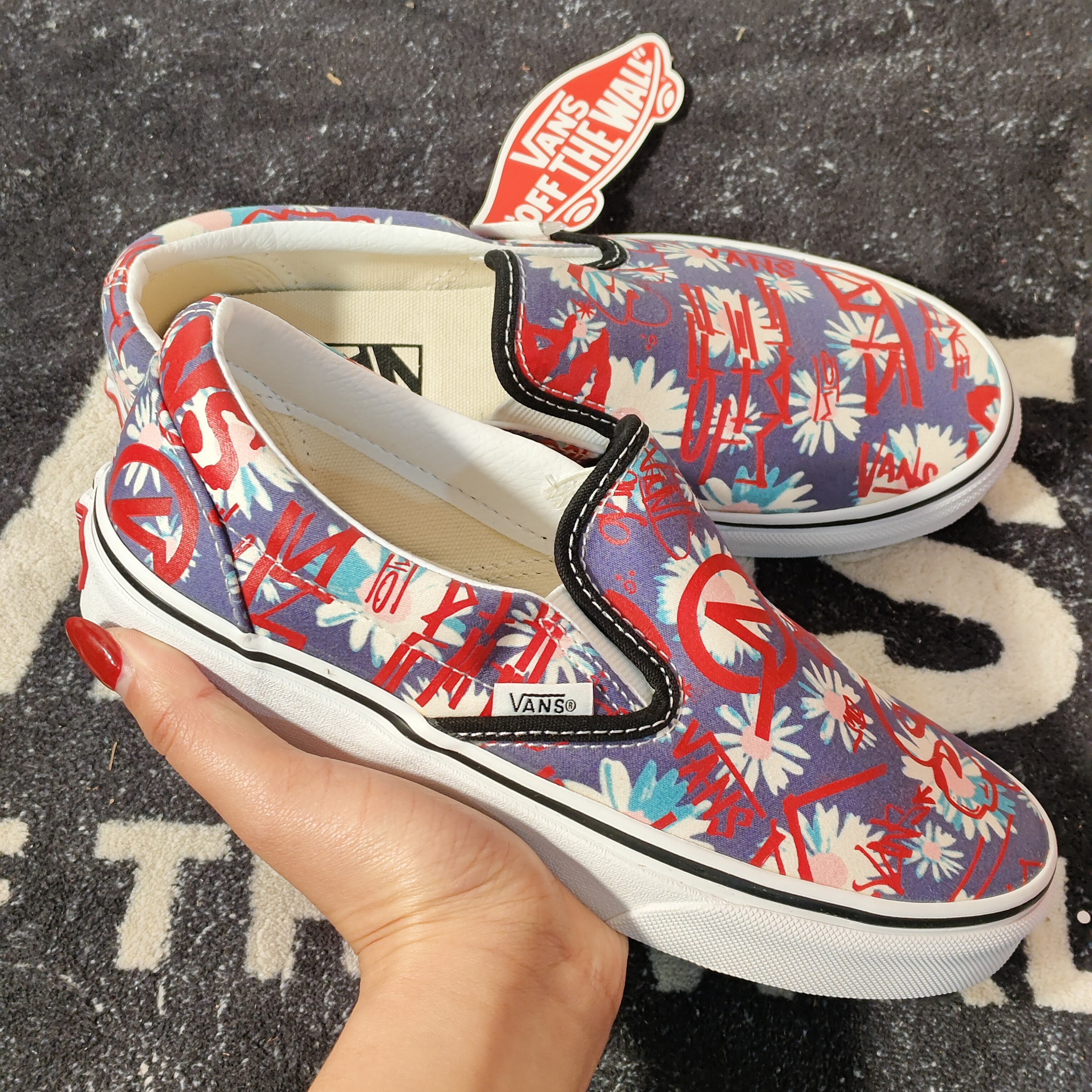 Vans Slip-On VN0A4BV31JA 小雏菊涂鸦一脚蹬男女休闲滑板鞋