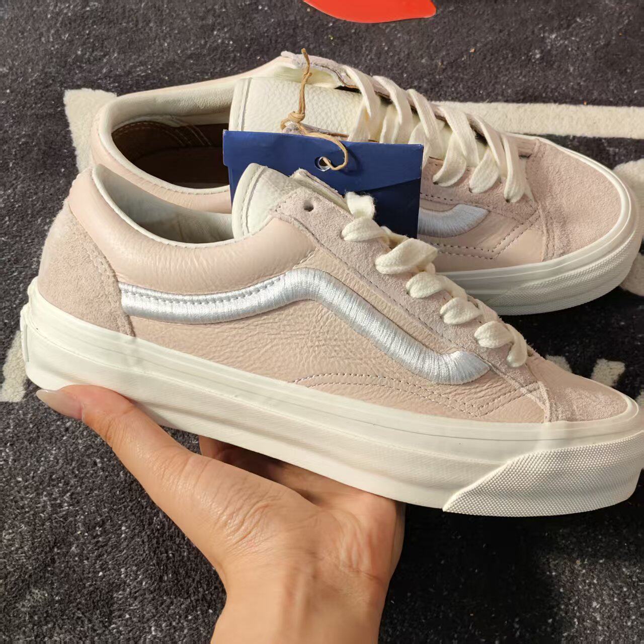 Vans Old Skool浅粉麂皮银条纹低帮温柔少女休闲板鞋VN000CR3YWC