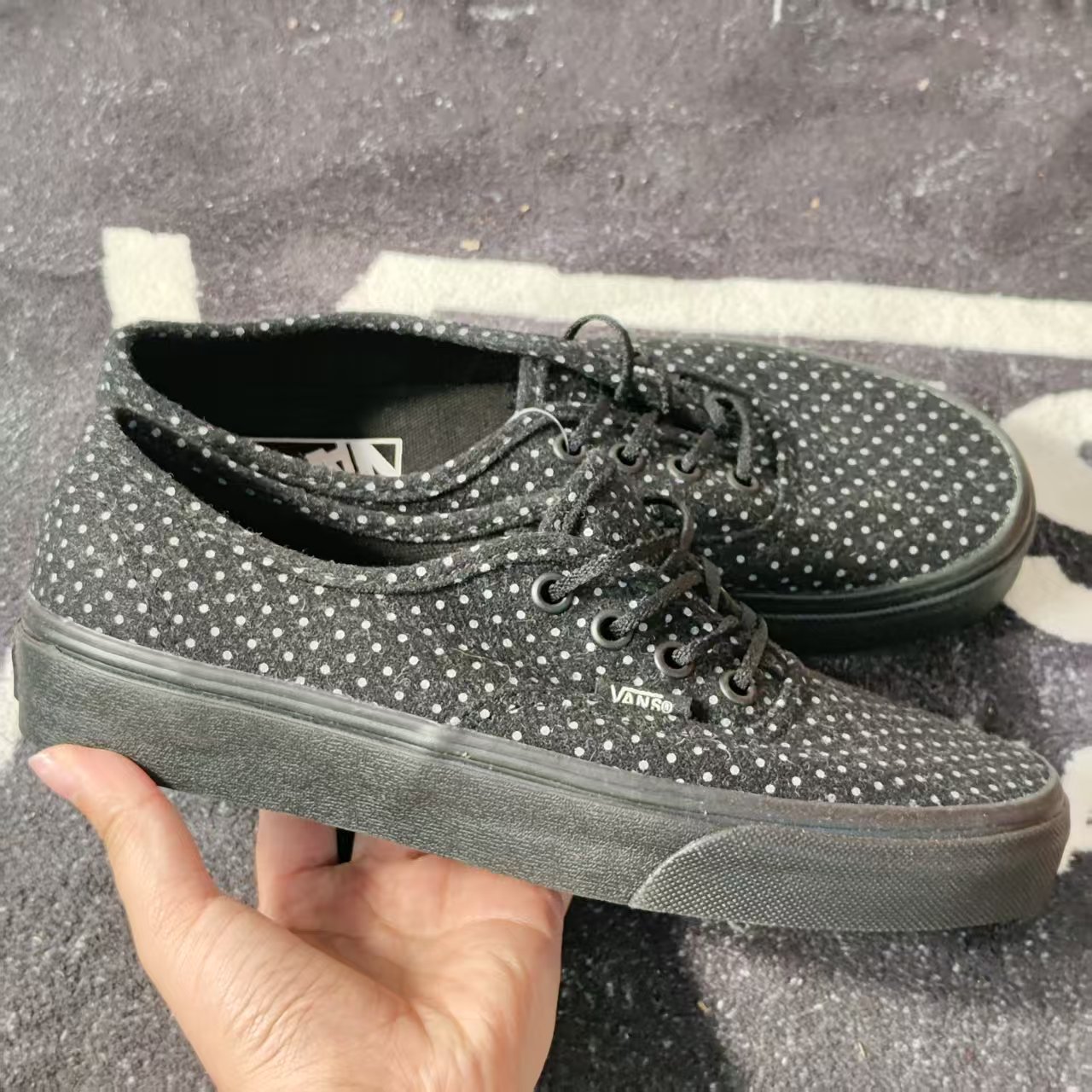 VansAuthentic黑底白点毛呢低帮帆布鞋复古全黑底板鞋VN0A348ALUS