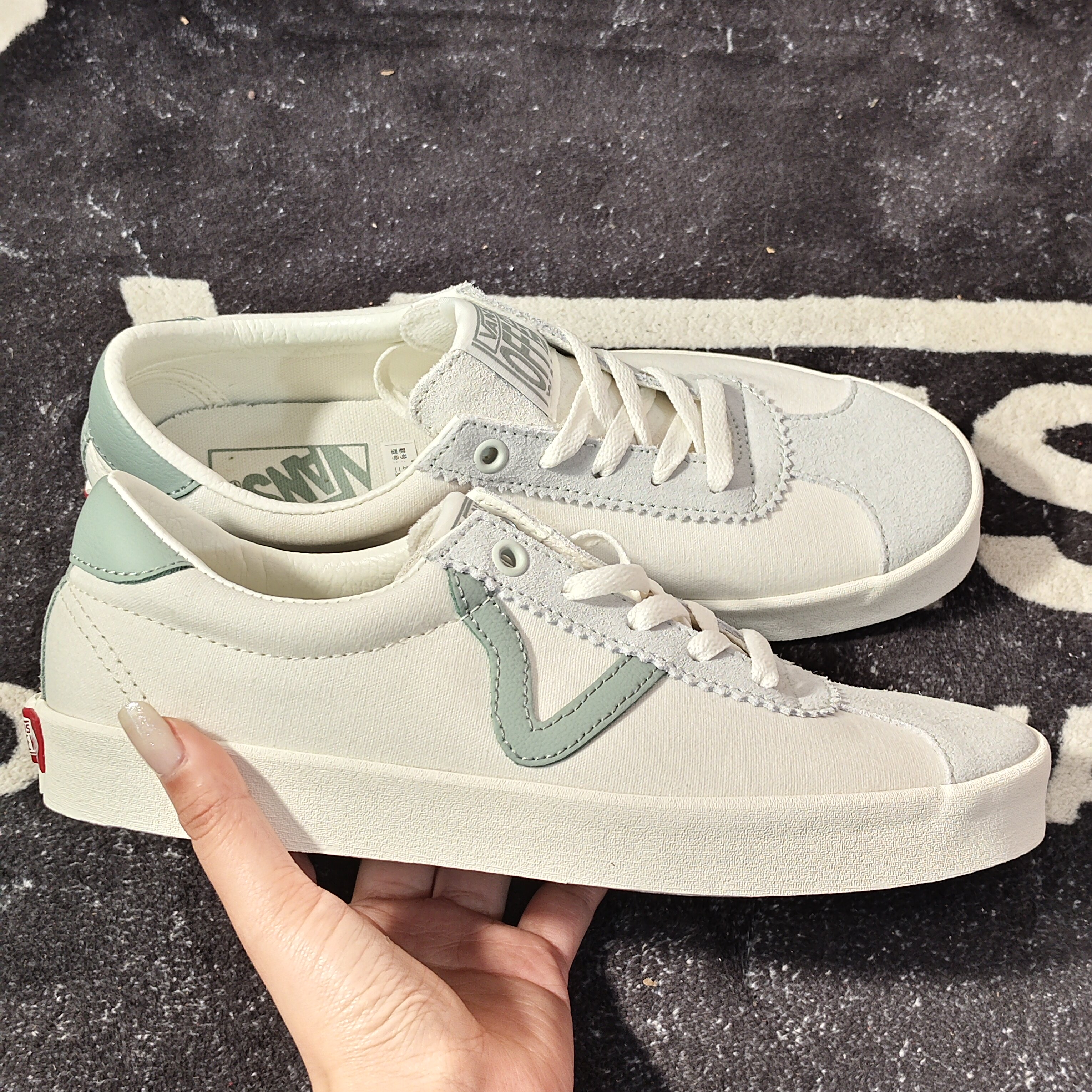 Vans Sport白绿低帮休闲板鞋男女款VN000CQRGRN