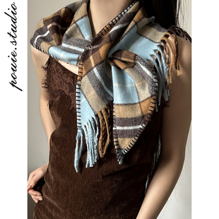 绿色格子流苏穿洞三角披肩围巾女秋冬氛围感复古百搭外搭护颈围脖