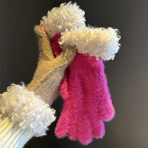 姵儿旗舰店韩系可爱毛绒手套女2025冬季新款加厚保暖防寒露指可触屏分指手套