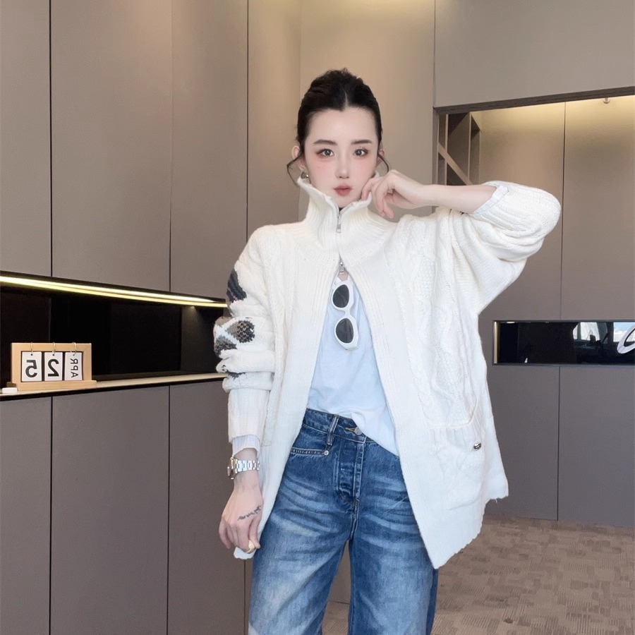 四叶草双开拉链复古麻花毛衣外套针织开衫女款2025新款欧洲站冬季