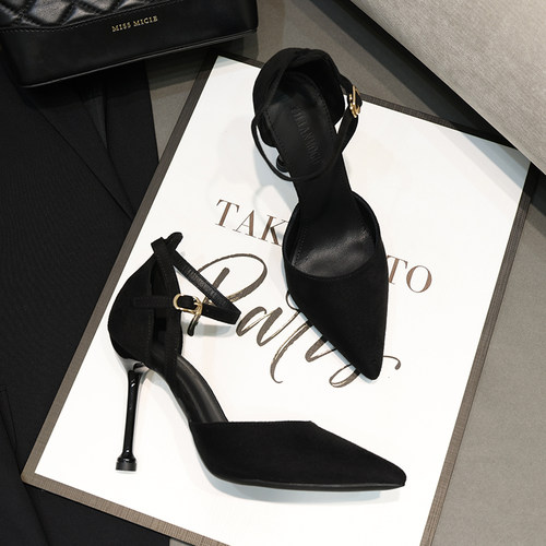 2025年春季百搭一字扣带中空