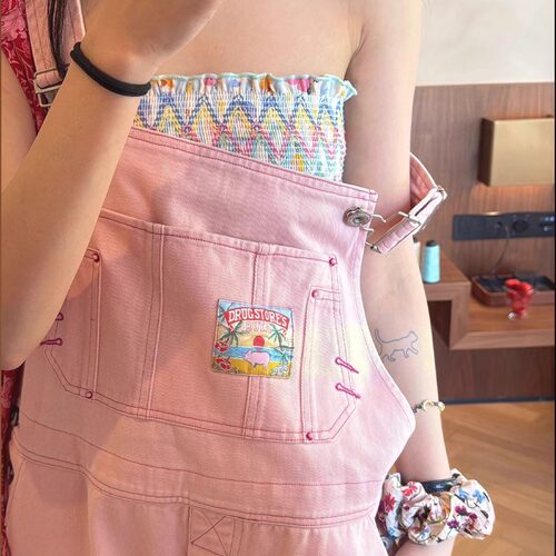 送退货宝甜美粉色牛仔背带裤女