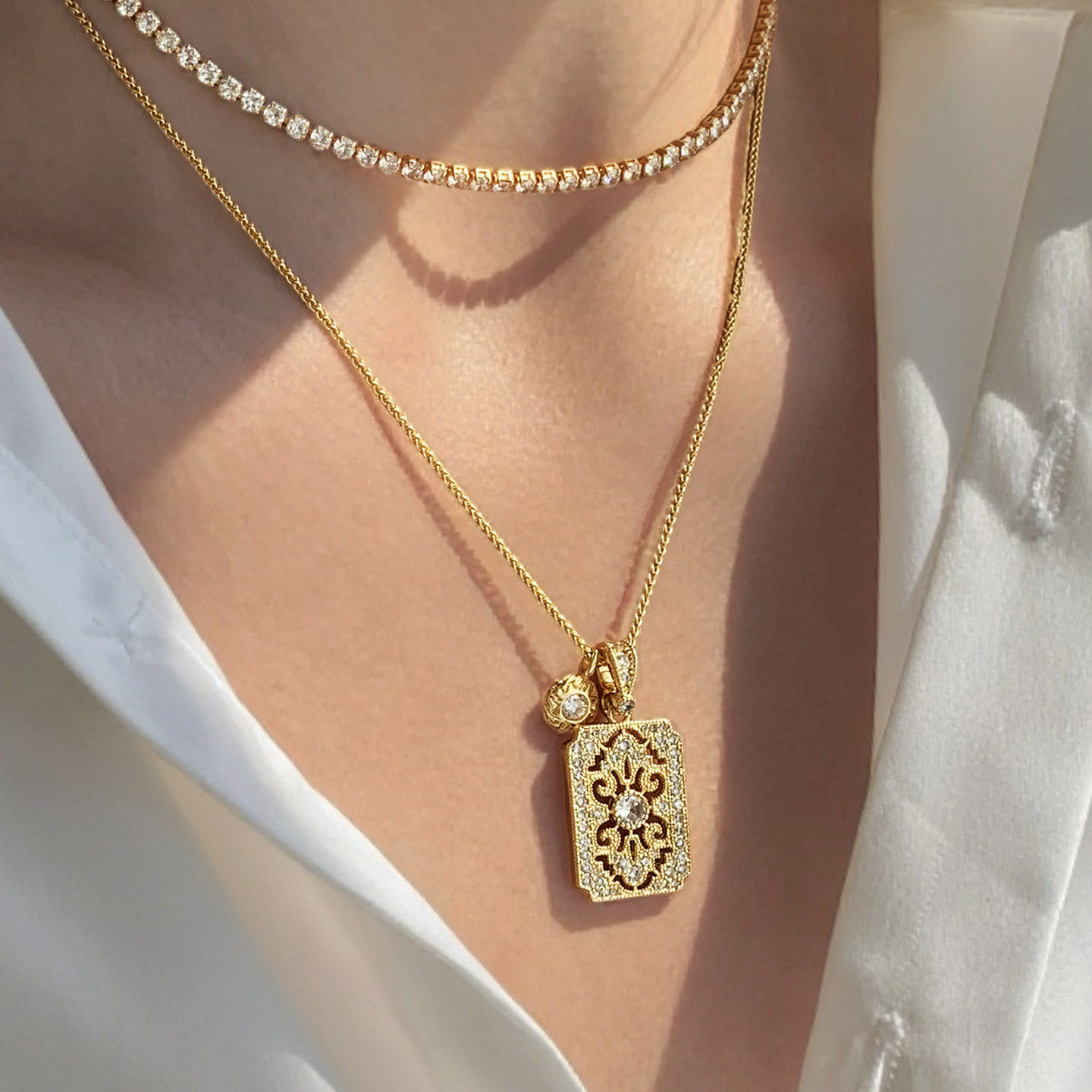 万能扣吊坠不掉色无事牌项链女款2026新款轻奢高级感金色锁骨颈链